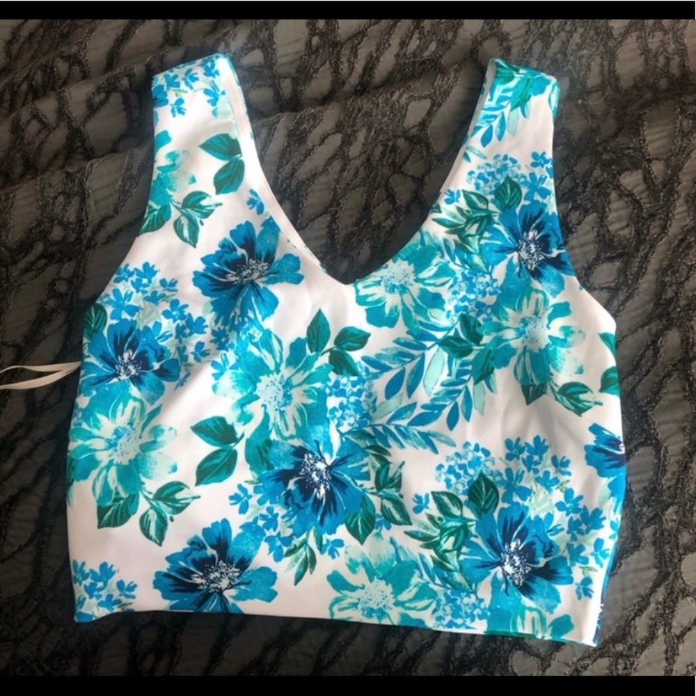 Cropped floral top
